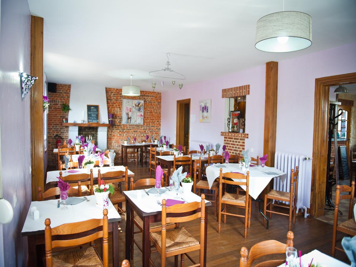 Logis Hotel Restaurant Le Relais Fleuri Vervins Exterior photo